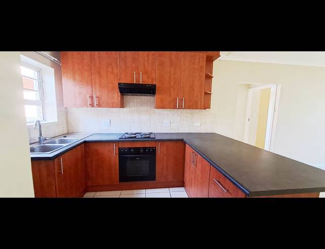 2 BEDROOM TOWNHOUSE RENTED IN WALMER HEIGHTS
